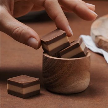 Čokoládová pralinka Cremino s lieskovými orieškami